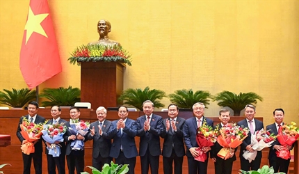 Đồng chí Nguyễn Huy Tiến giữ chức vụ Viện trưởng Viện kiểm sát nhân dân...